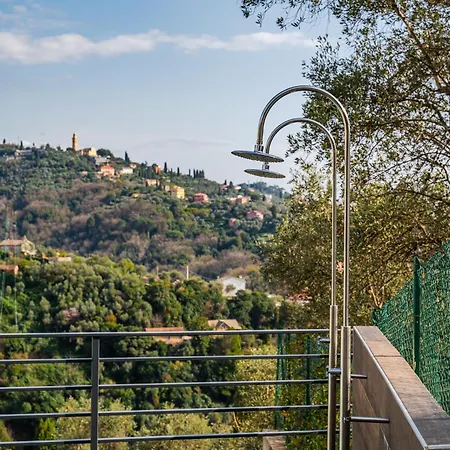 - Attico Vista Mare Con Terrazza E Piscina Rapallo