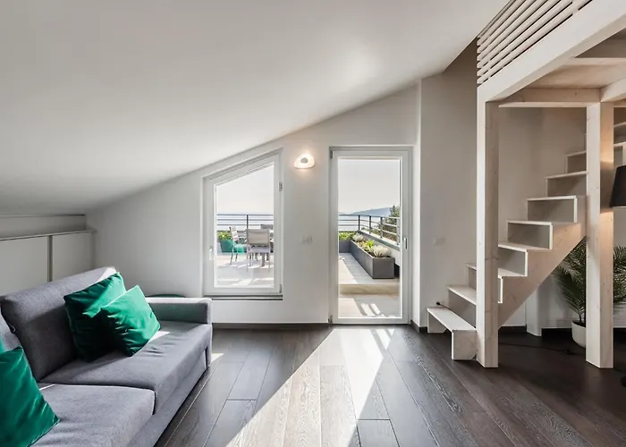 - Attico Vista Mare Con Terrazza E Piscina Rapallo