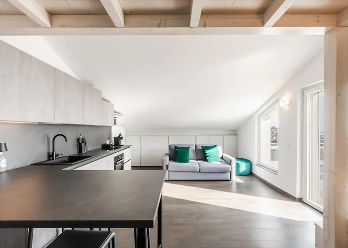 - Attico Vista Mare Con Terrazza E Piscina