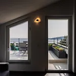 - Attico Vista Mare Con Terrazza E Piscina Lejlighed