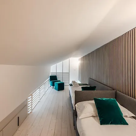 - Attico Vista Mare Con Terrazza E Piscina Lägenhet