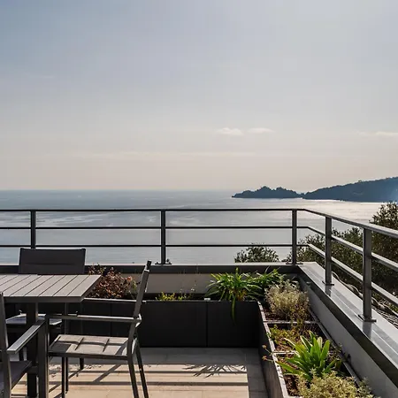 Apartmán - Attico Vista Mare Con Terrazza E Piscina Rapallo
