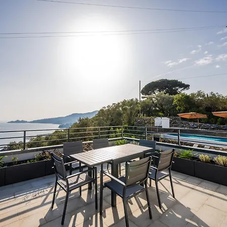 Lägenhet - Attico Vista Mare Con Terrazza E Piscina *