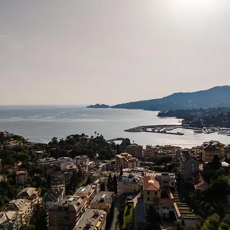 - Attico Vista Mare Con Terrazza E Piscina Lägenhet Rapallo