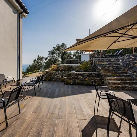 Apartmán - Attico Vista Mare Con Terrazza E Piscina Rapallo