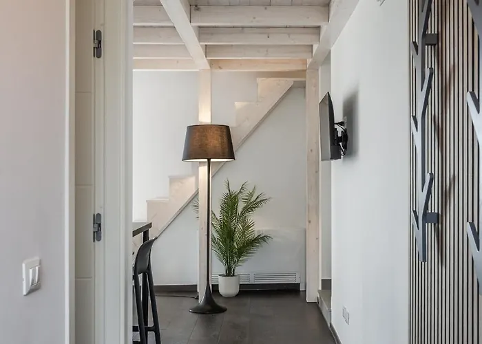 - Attico Vista Mare Con Terrazza E Piscina Apartamento