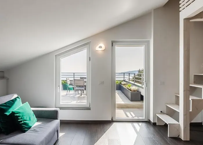 - Attico Vista Mare Con Terrazza E Piscina Apartament Rapallo