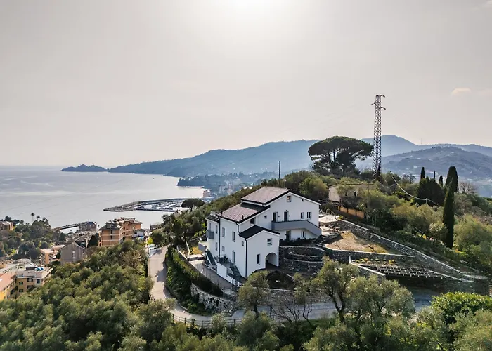 - Attico Vista Mare Con Terrazza E Piscina Apartamento