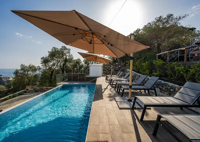 - Attico Vista Mare Con Terrazza E Piscina Rapallo