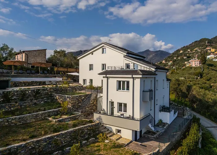 - Attico Vista Mare Con Terrazza E Piscina Rapallo