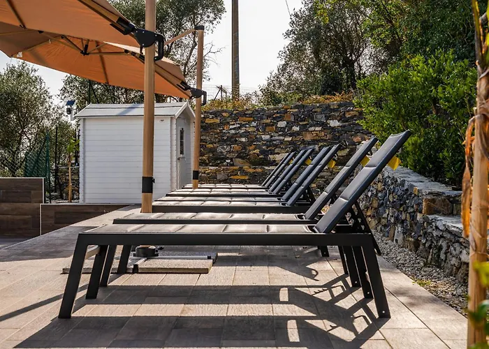 - Attico Vista Mare Con Terrazza E Piscina Apartament *